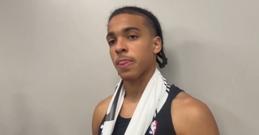 小迈克尔·布朗:NBA的球场比大学联赛更大 队友让我的转变很轻松